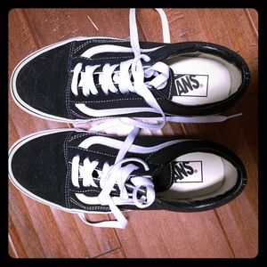 Like new black Vans Old Skool size W8